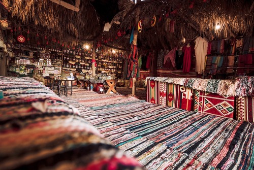 Decorating with Traditional Rugs: Tips for Combining Old-World Charm with Modern Design